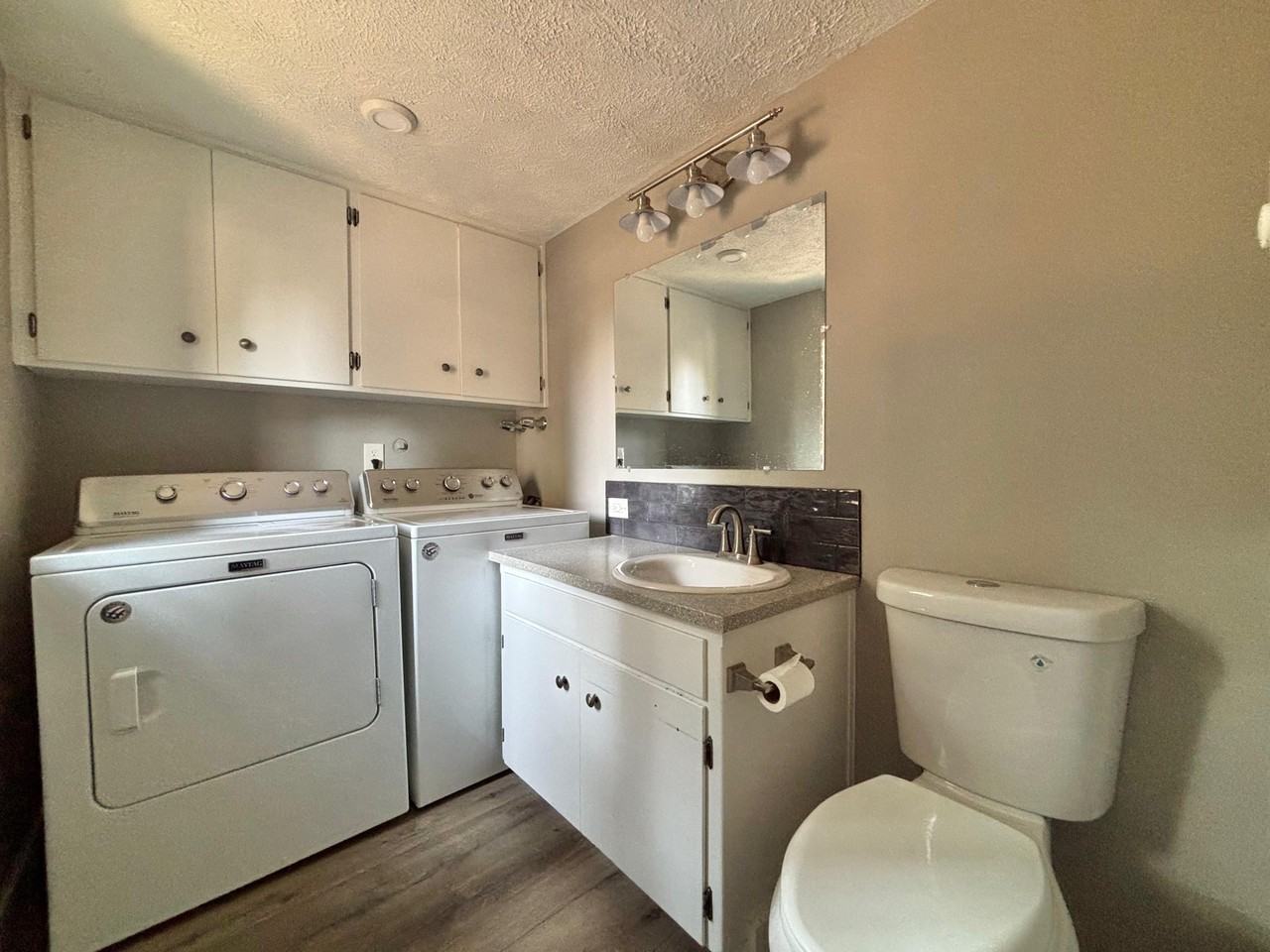 2405 S University Rd - Photo 6 of 18