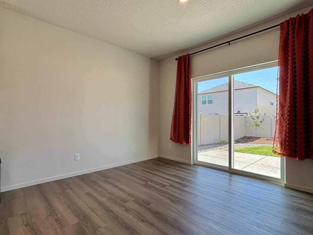 3918 S Keller Ln - Photo 4 of 27