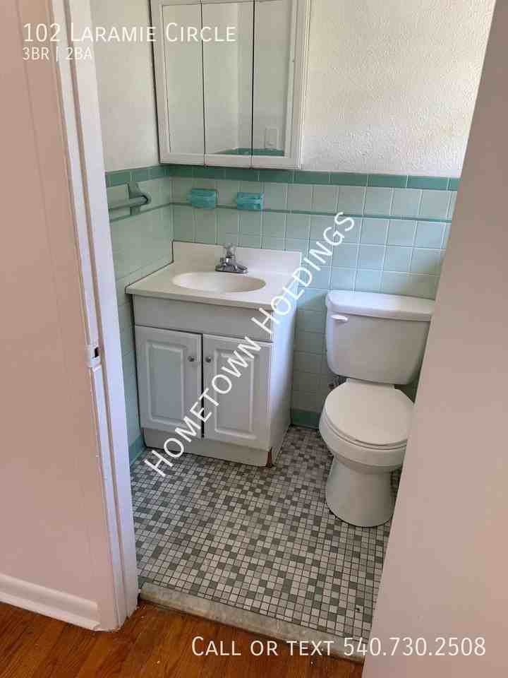 102 Laramie Cir - Photo 4 of 20