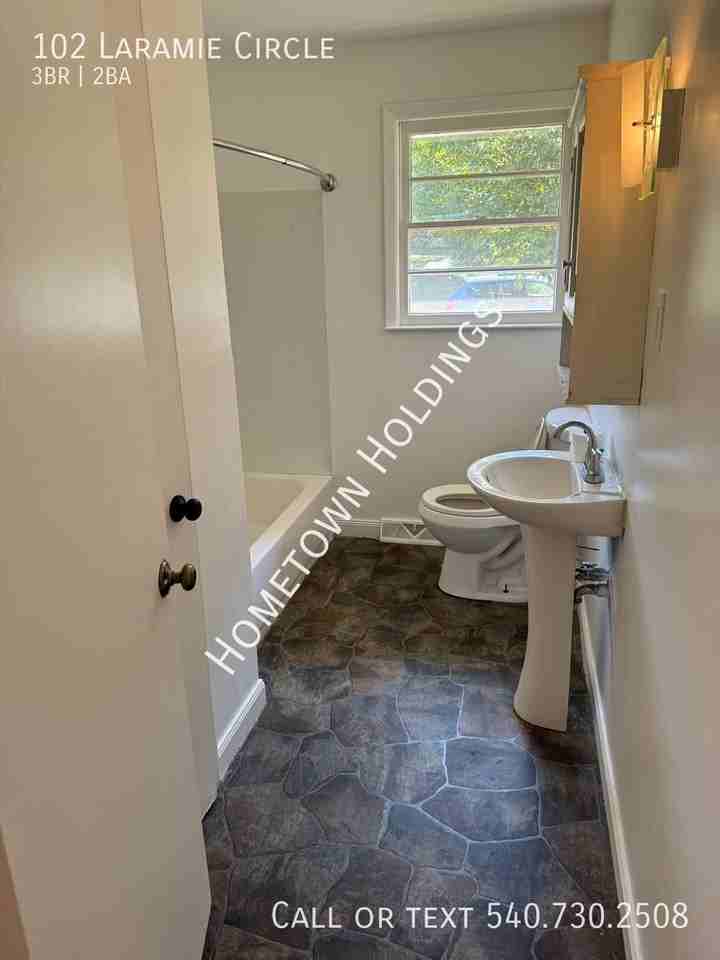 102 Laramie Cir - Photo 5 of 20