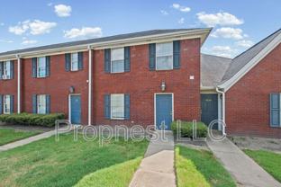 854 Barrington Woods Cv - Photo 1 of 1