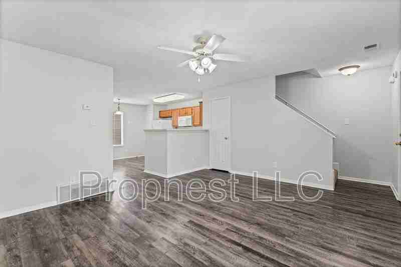 854 Barrington Woods Cv - Photo 2 of 15