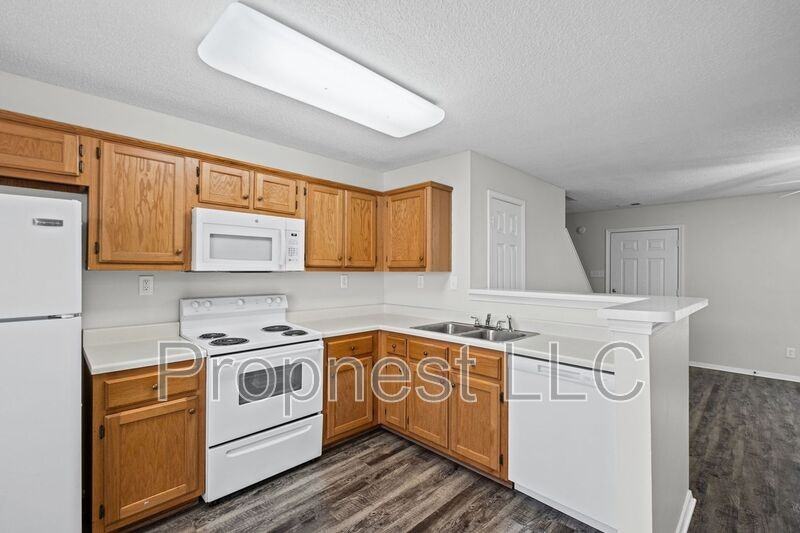 854 Barrington Woods Cv - Photo 5 of 15