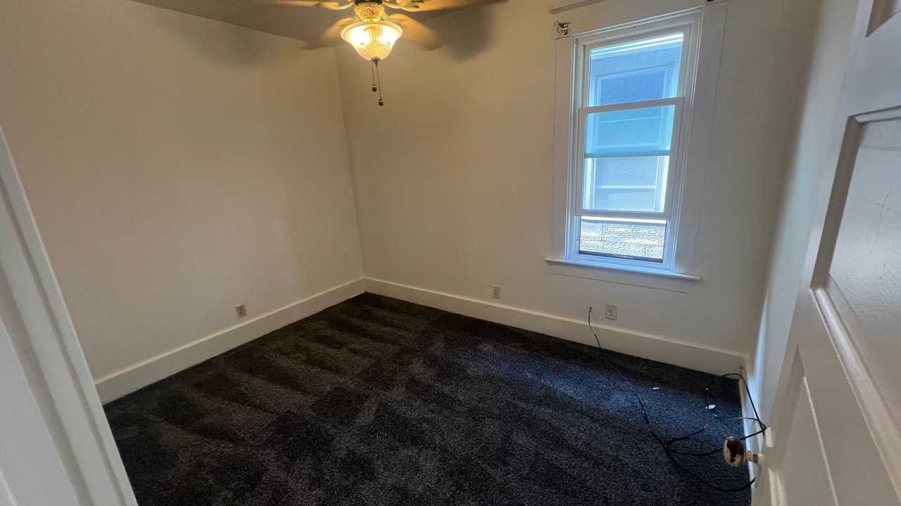 2656 N 24th St - Photo 5 of 36