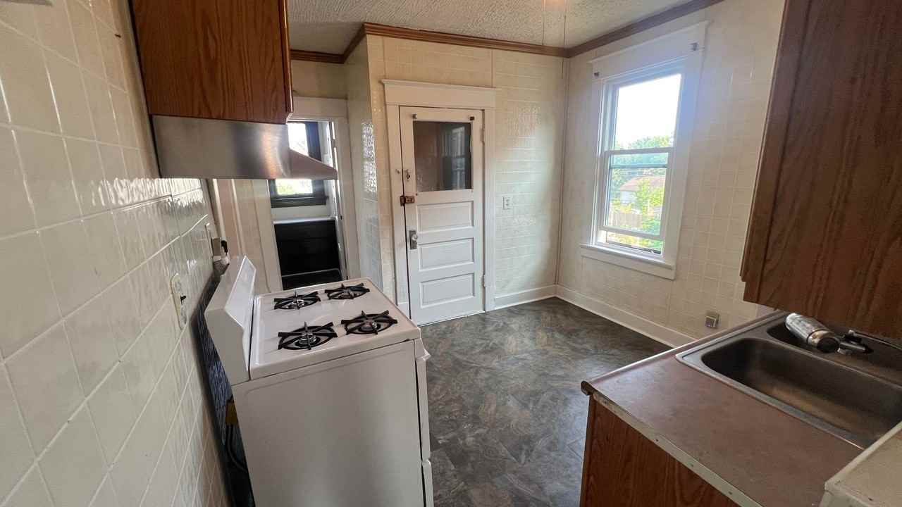2656 N 24th St - Photo 7 of 36