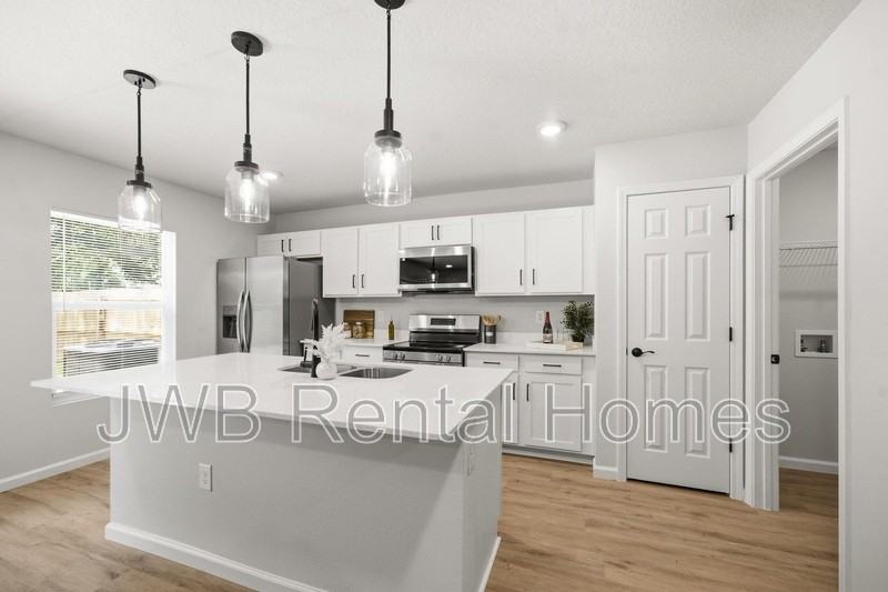 6370 Kimberly Ln - Photo 2 of 22