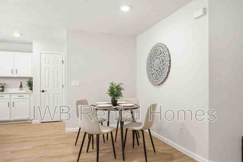 6370 Kimberly Ln - Photo 4 of 22