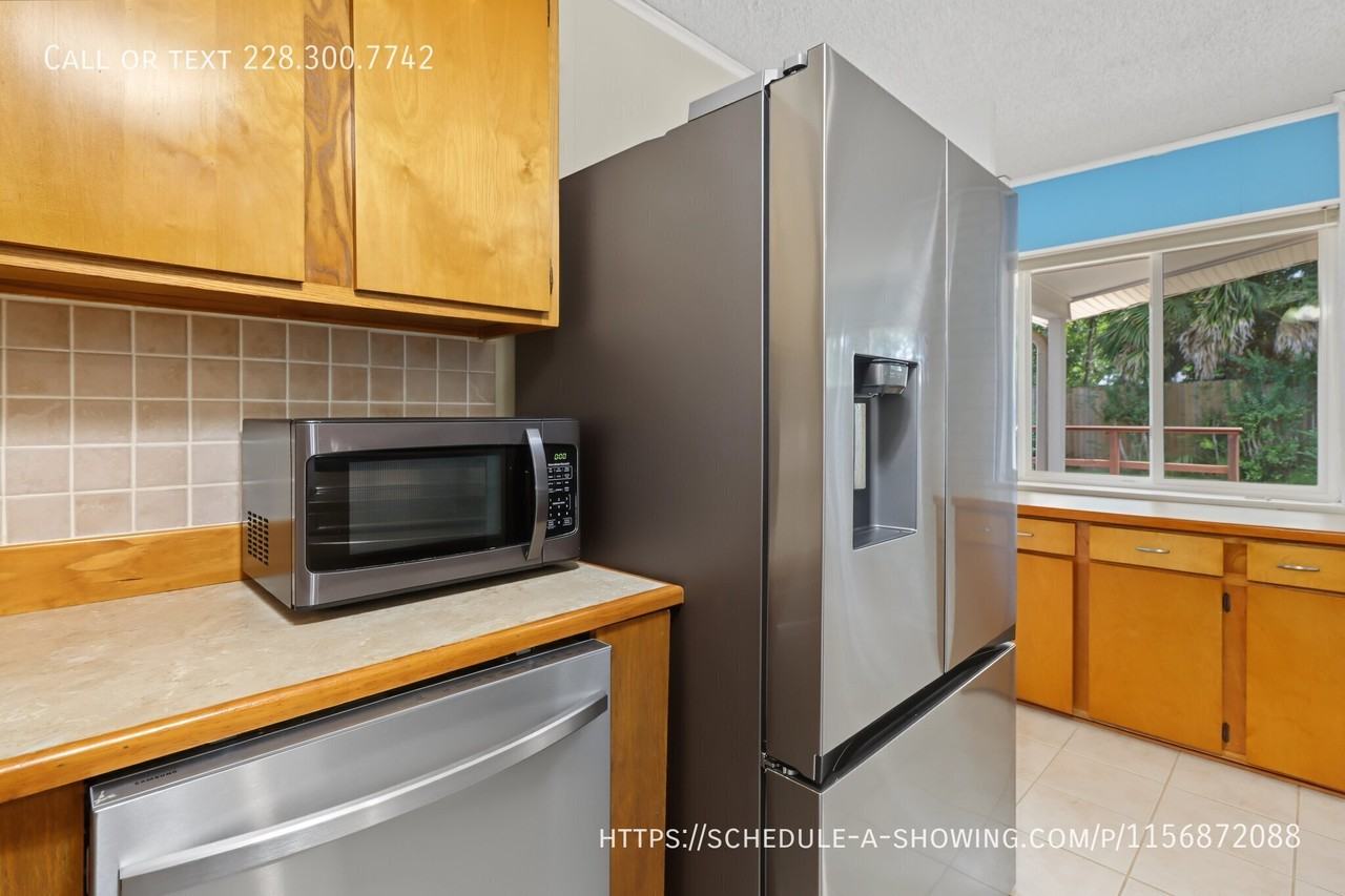 108 Pimlico St - Photo 5 of 20