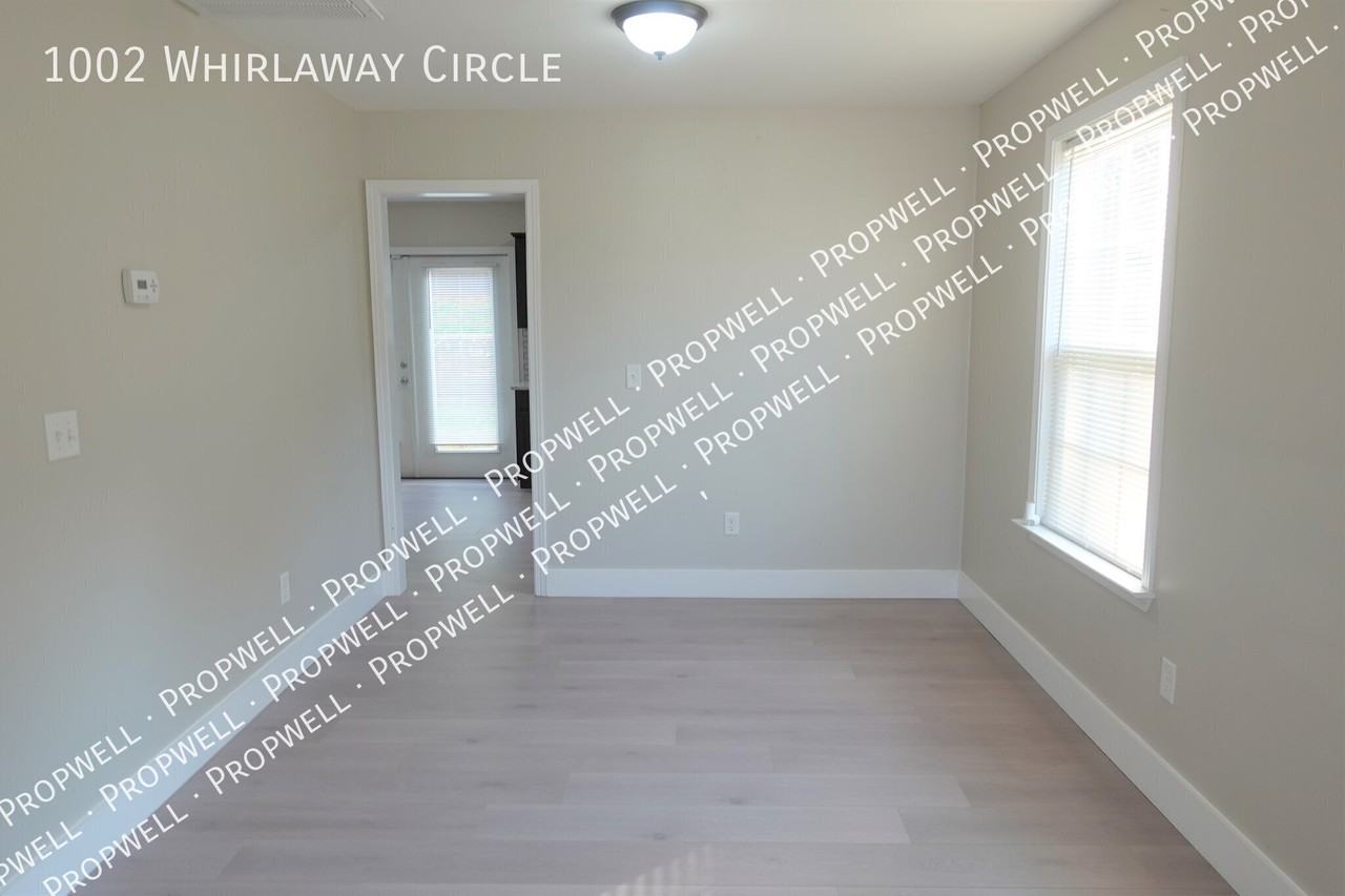 1002 Whirlaway Cir - Photo 7 of 39
