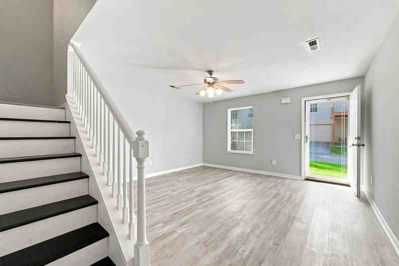 8705 Mowbray Way - Photo 3 of 10