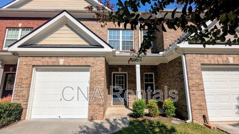 1747 Oakbrook Ln Nw - Photo 2 of 27