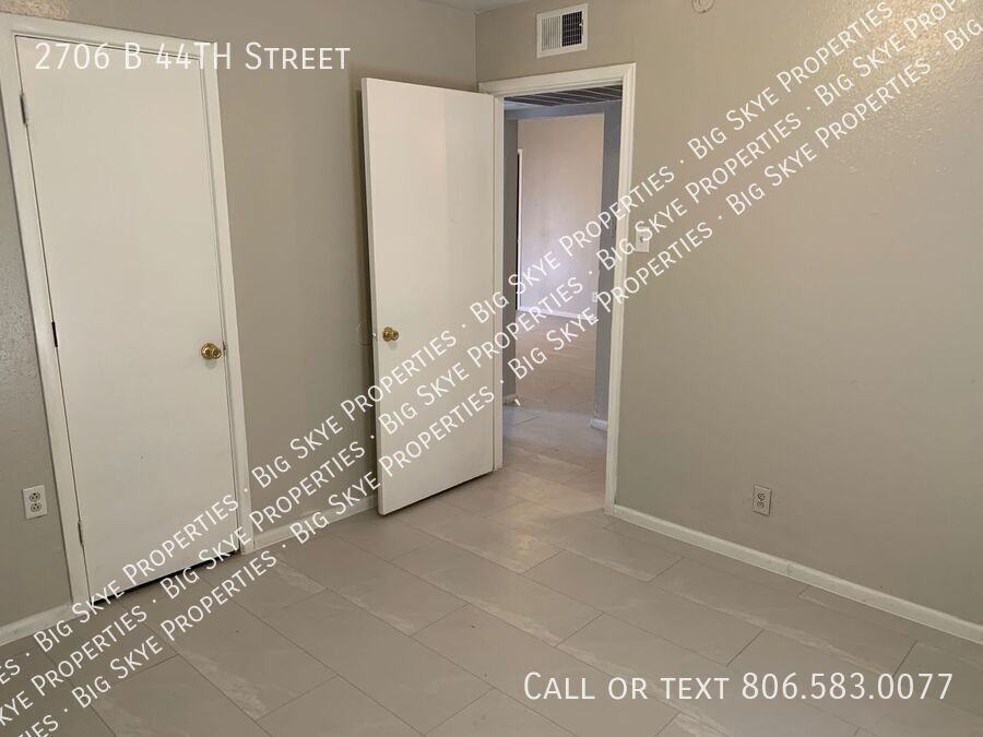2706 44th St - Photo 5 of 8