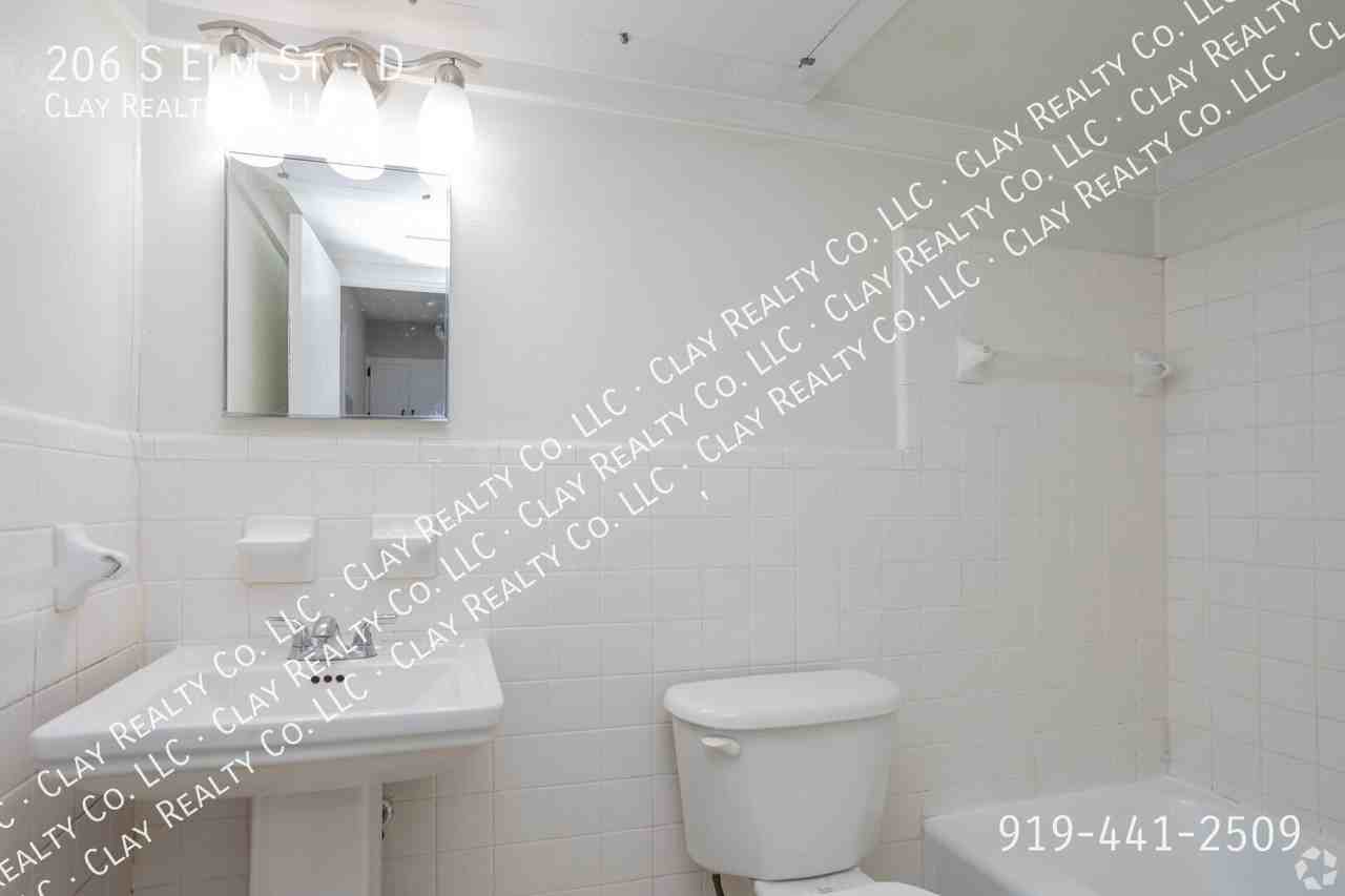 206 S Elm St #D - Photo 4 of 22