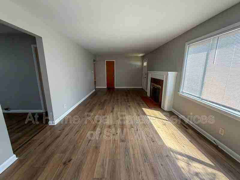 1637 E Page St - Photo 3 of 13