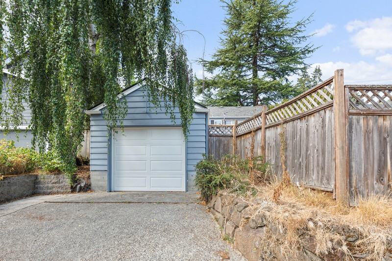 3012 35th Ave W - Photo 5 of 26