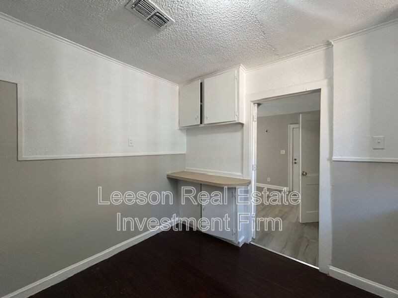 3603 Darien St - Photo 6 of 15