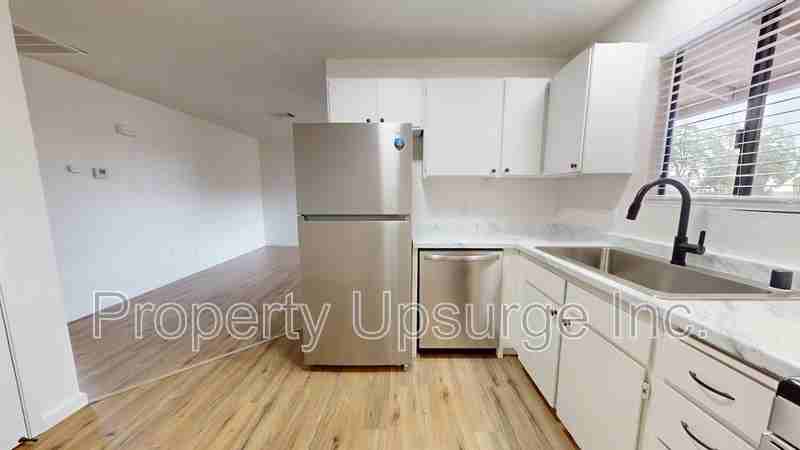 2650 Oxford Rd - Photo 3 of 15