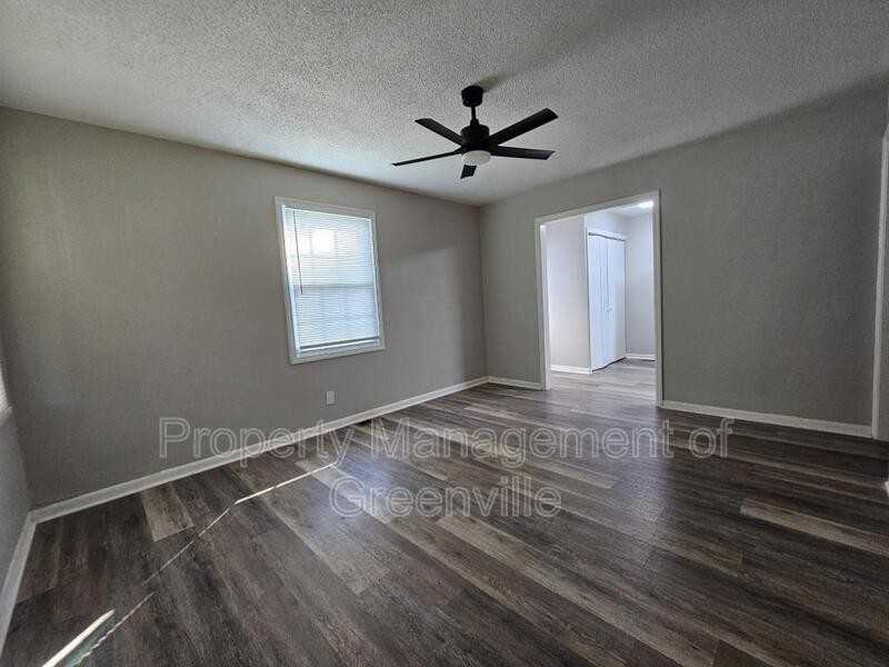 355 Woodview Ave - Photo 3 of 17