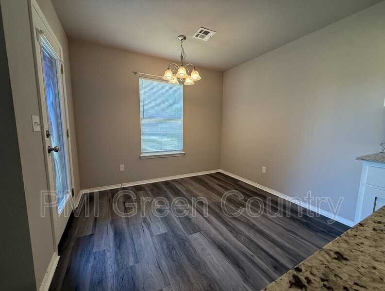 14709 N 46th West Ave - Photo 6 of 13