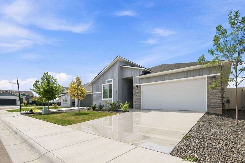 297 N Madrone Ave - Photo 3 of 32
