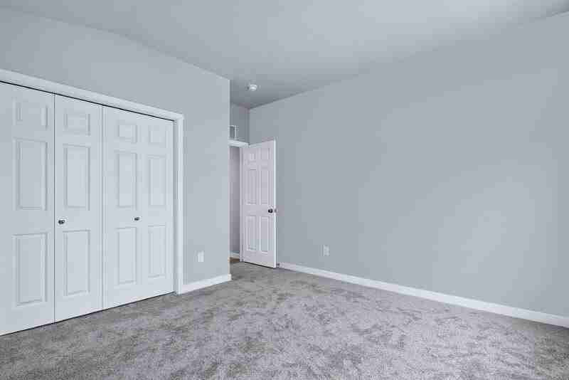 297 N Madrone Ave - Photo 7 of 32