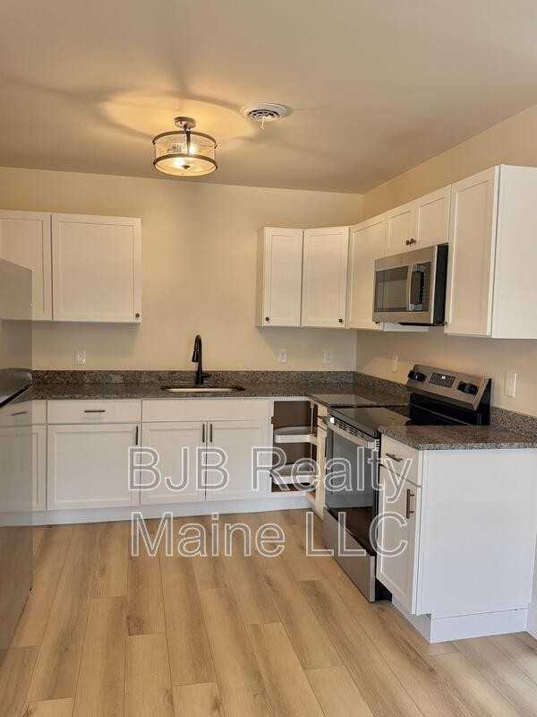 156 Woodford St #6 - Photo 6 of 7