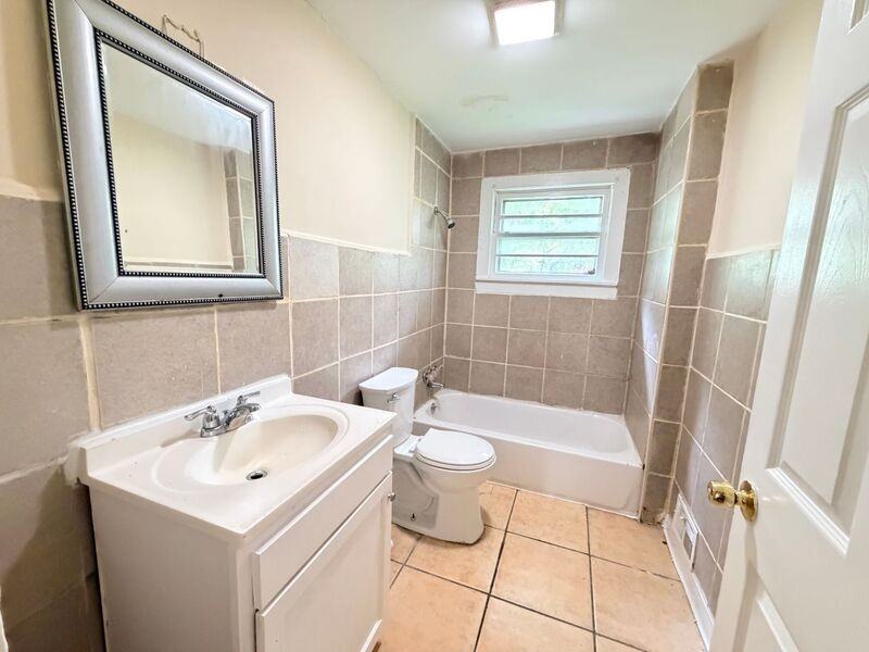 4217 43rd Ave N - Photo 6 of 7