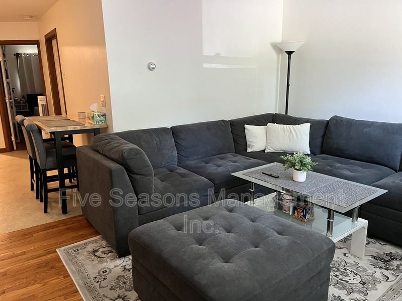 358 N Winooski Ave - Photo 5 of 38