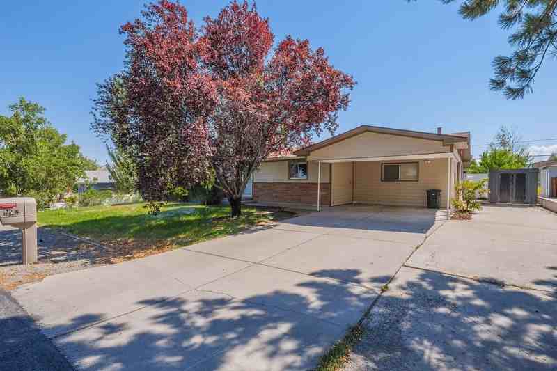 718 Brassie Dr - Photo 4 of 32