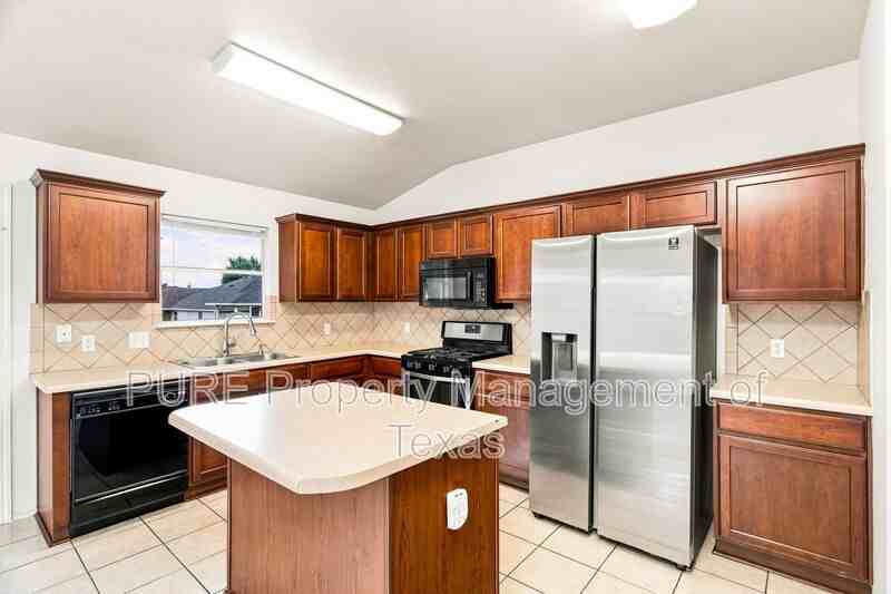 3232 Clinton Pl - Photo 7 of 22
