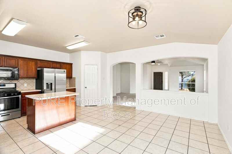 3232 Clinton Pl - Photo 5 of 22