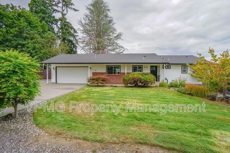 6904 Ne 70th St - Photo 3 of 50