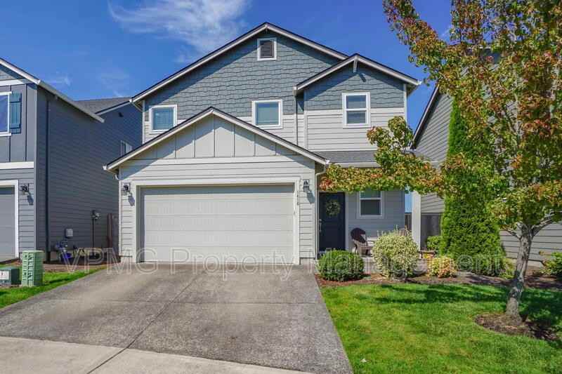 1416 Ne 172nd St - Photo 3 of 24