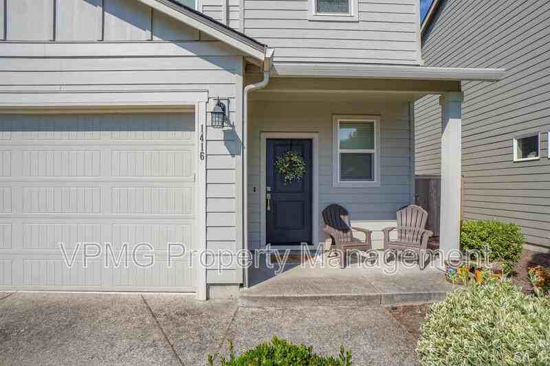 1416 Ne 172nd St - Photo 4 of 24