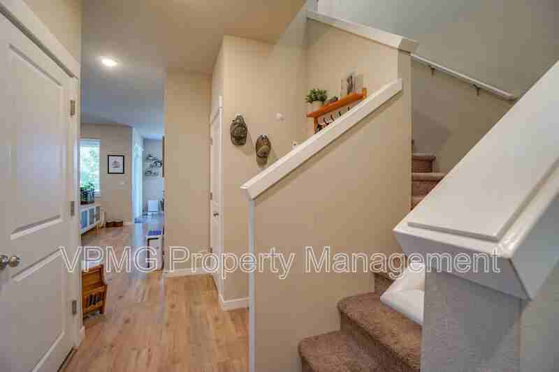 1416 Ne 172nd St - Photo 7 of 24