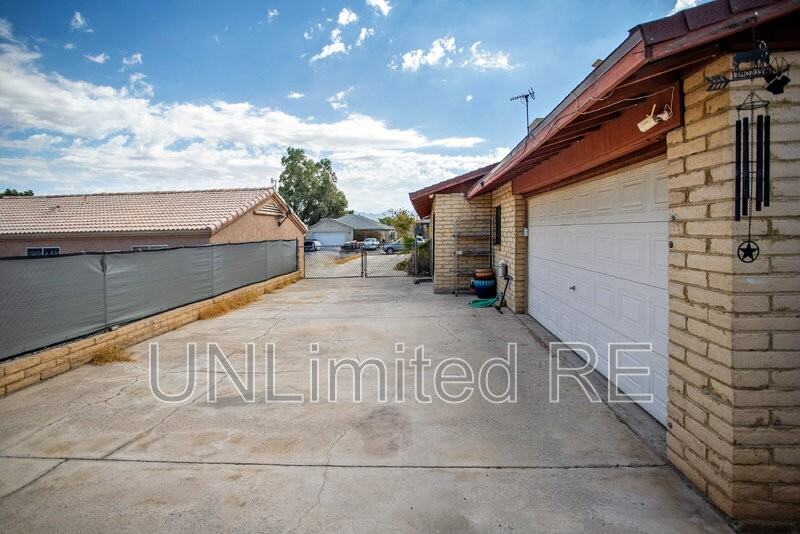 1385 Church Dr - Photo 5 of 26