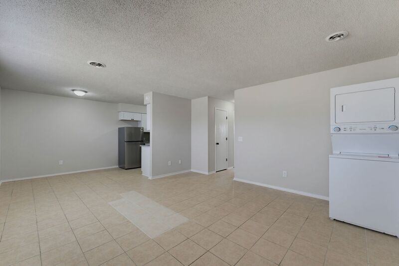 1247 W Sunset Dr - Photo 3 of 13