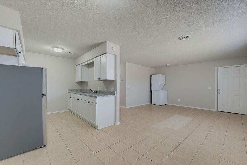 1247 W Sunset Dr - Photo 4 of 13