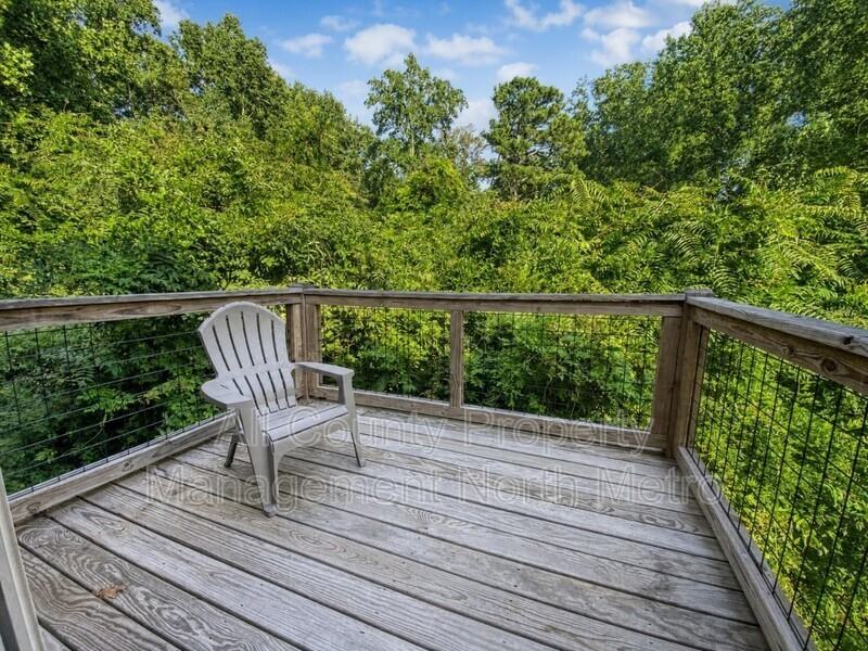 5390 Valley Dr - Photo 2 of 15
