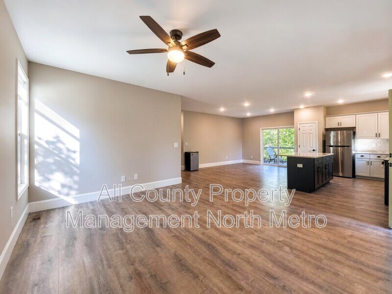 5390 Valley Dr - Photo 4 of 15