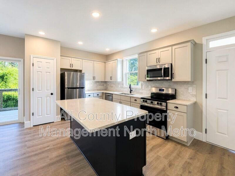 5390 Valley Dr - Photo 5 of 15