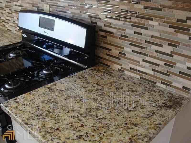 2881 Monterey Dr - Photo 2 of 11