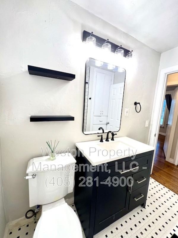 2725 Nw 64th St - Photo 6 of 18