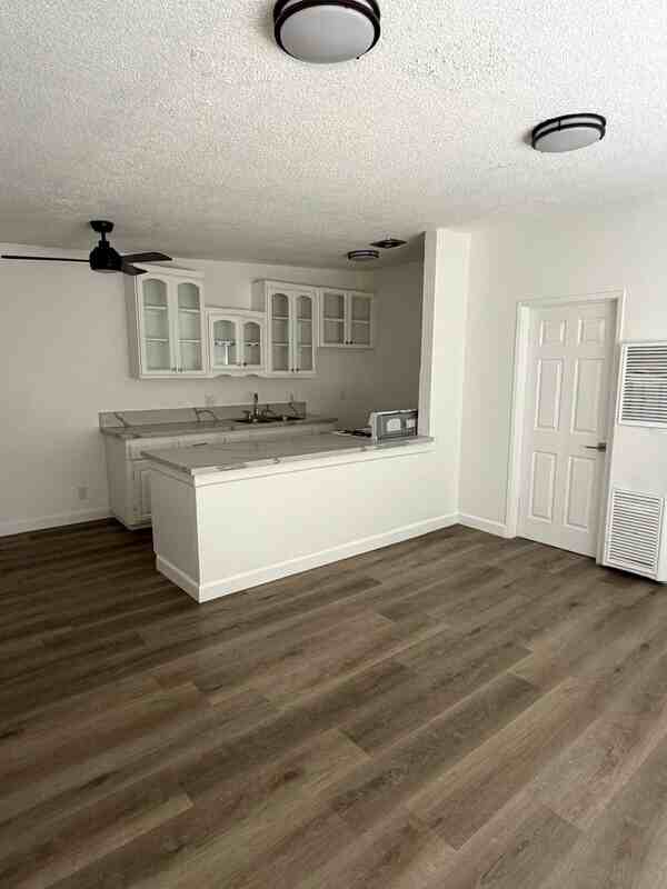1812 W Sumac Ln #7A - Photo 2 of 17