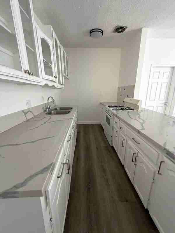 1812 W Sumac Ln #7A - Photo 5 of 17