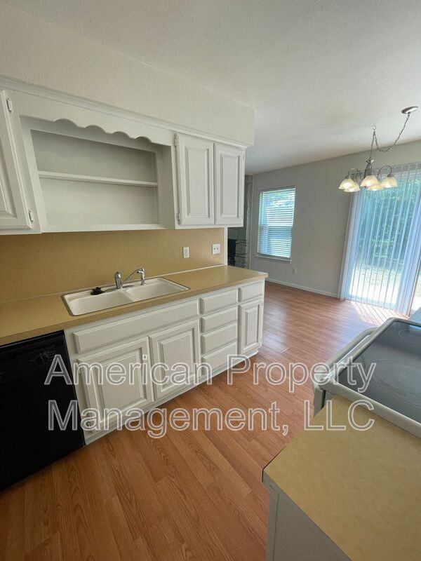1704 W 62nd St - Photo 6 of 26