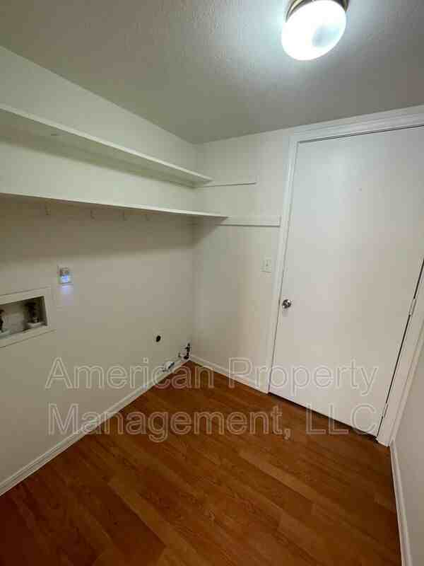 1704 W 62nd St - Photo 7 of 26