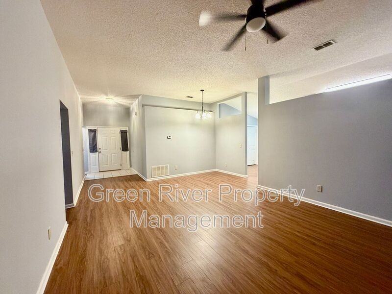 1976 Harbor Island Dr - Photo 4 of 37