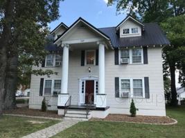 featured image of 107 S Anderson St #5