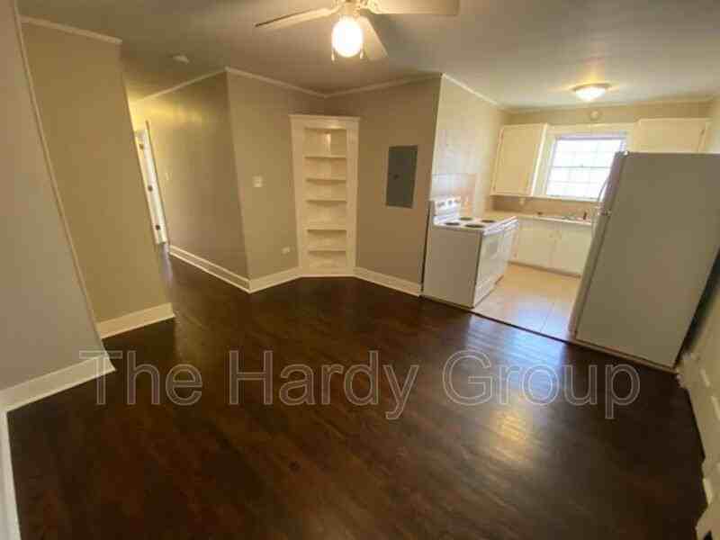 107 S Anderson St #5 - Photo 5 of 16